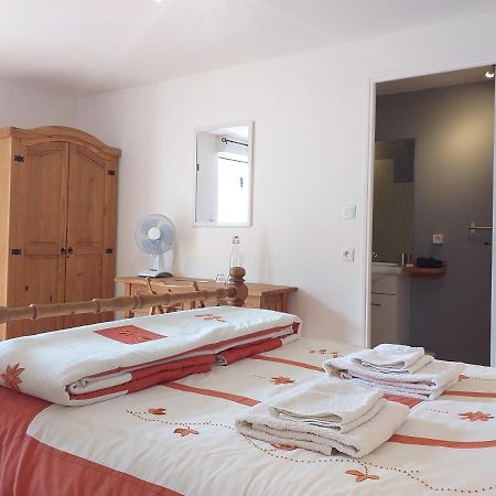 Ancienne Ecole Bed & Breakfast Cazaux-Villecomtal Bagian luar foto