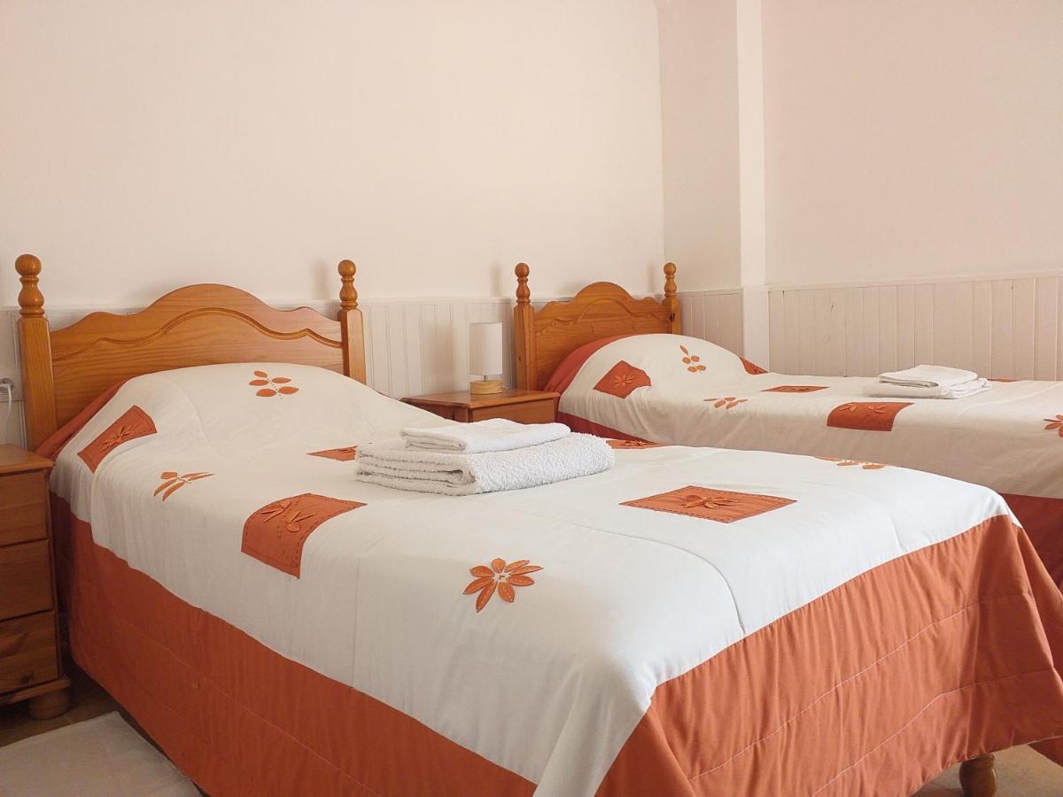 Ancienne Ecole Bed & Breakfast Cazaux-Villecomtal Bagian luar foto