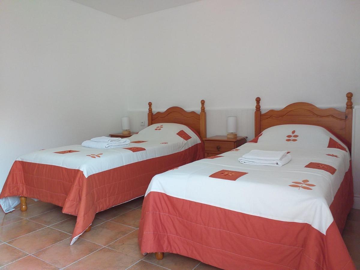 Ancienne Ecole Bed & Breakfast Cazaux-Villecomtal Bagian luar foto