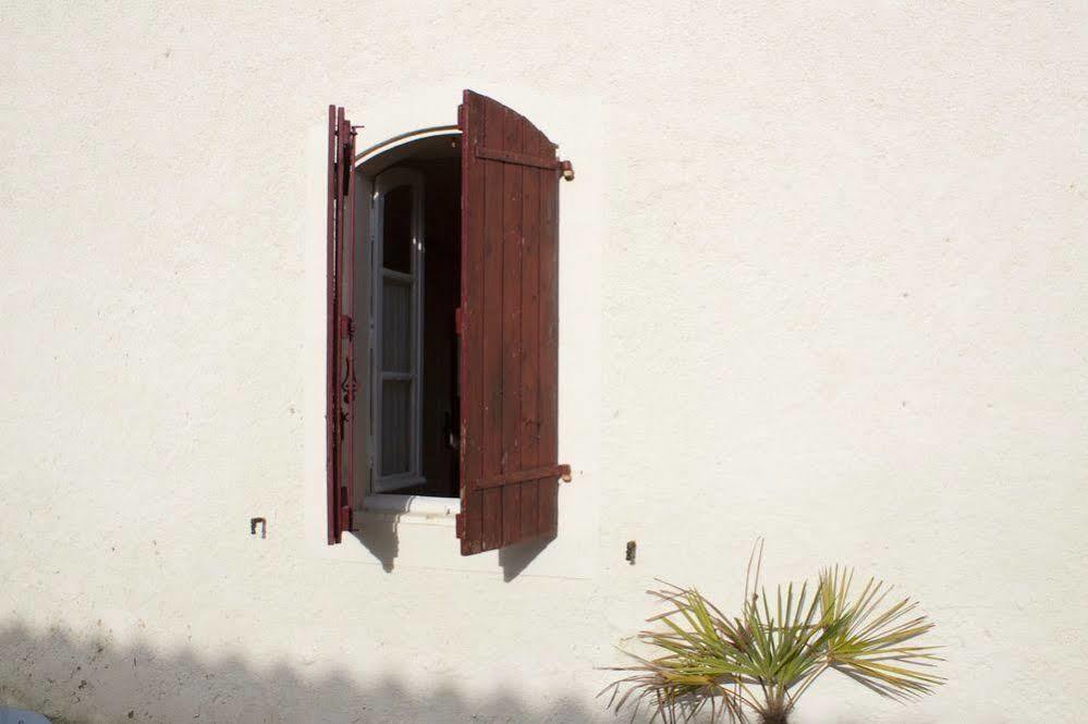 Ancienne Ecole Bed & Breakfast Cazaux-Villecomtal Bagian luar foto