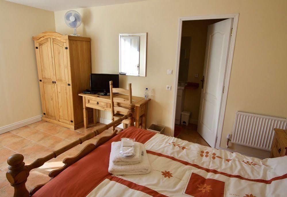 Ancienne Ecole Bed & Breakfast Cazaux-Villecomtal Bagian luar foto